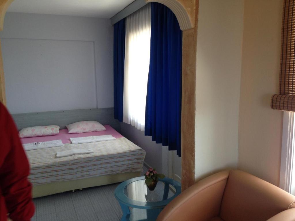 Ayda Hotel *